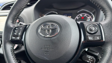 Toyota Yaris 1.5 VVT-i Icon Tech 5dr Petrol Hatchback